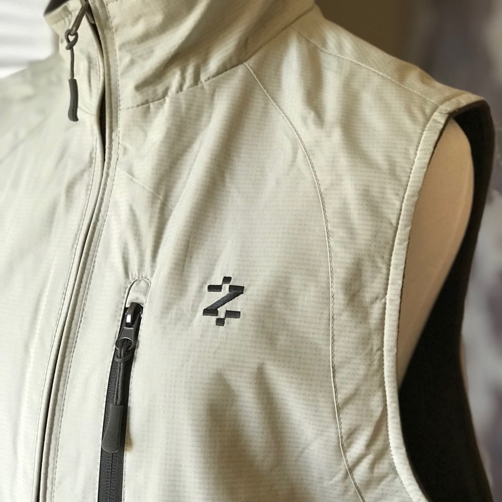 Men’s Izod golf vest